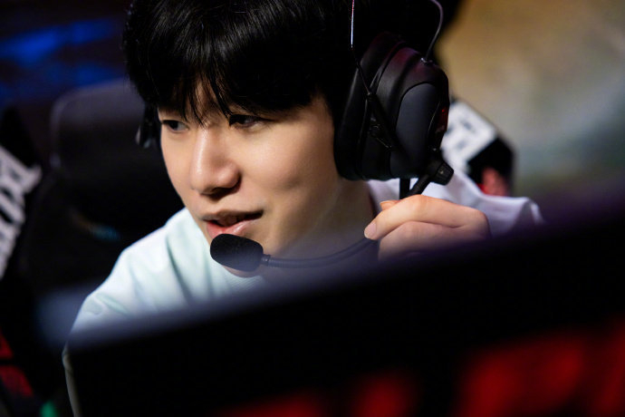 轻球员的培 轻球员的培